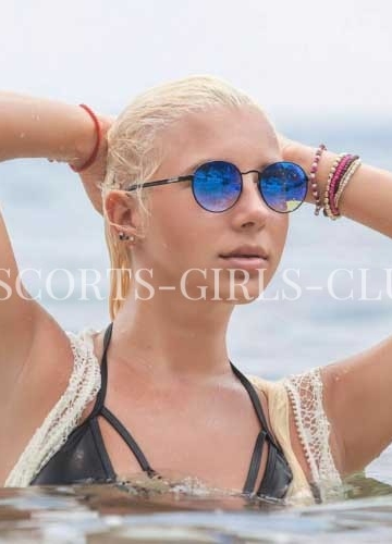 ELITE CALL GIRL LIZA