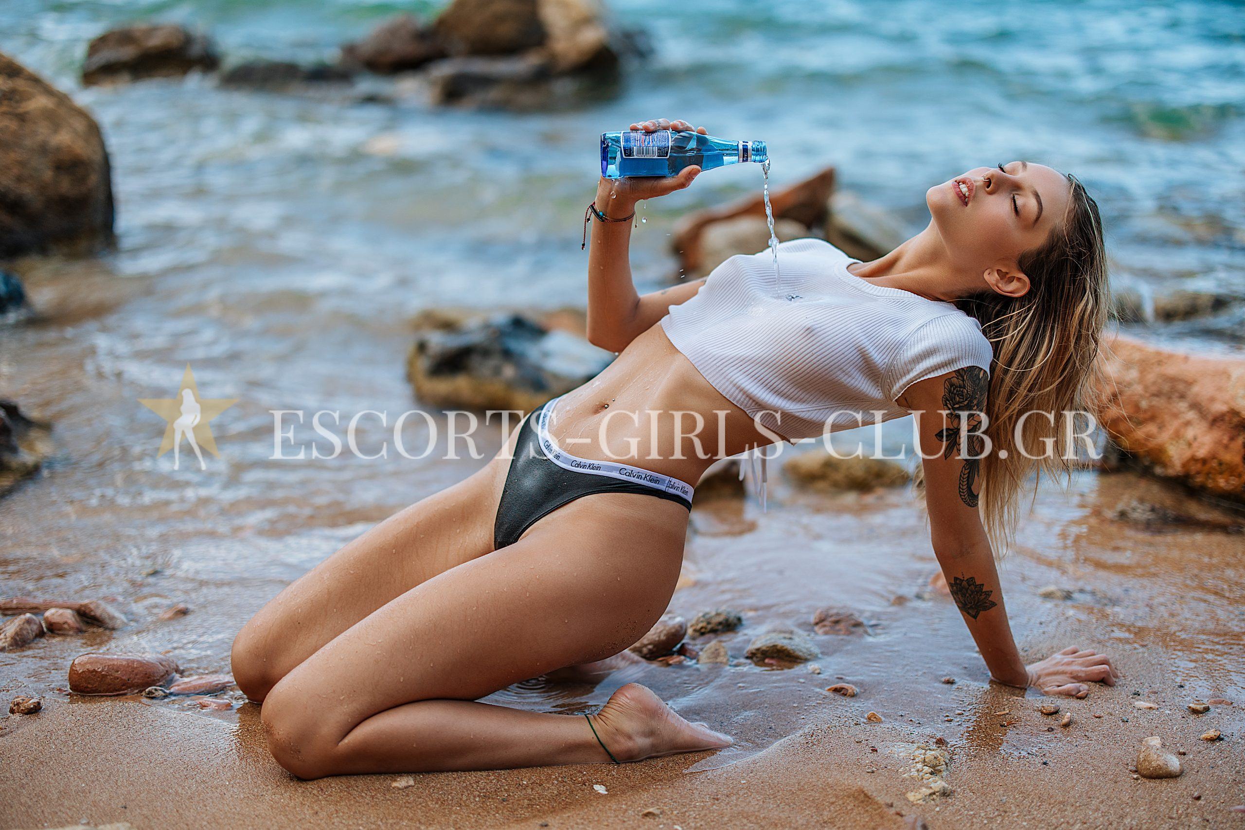ALICIA STUNNING SLIM LATIN GIRL
