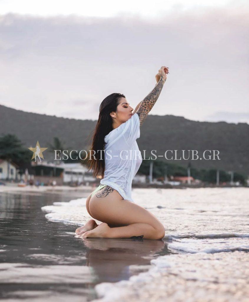 CHARLOTTE CURVY BRUNETTE LATIN GDE GIRL