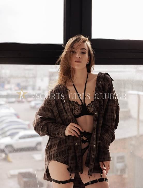 HOT BRUNETTE MODEL VIP CALL GIRL IN ATHENS KRISTI