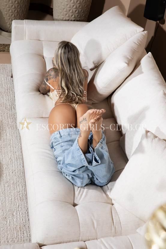 SENSUAL EROTIC BLONDE HOT TATTED TATTOO LONG HAIR SEXY LATIN TOP VIP CALLGIRL VISITA ESCORT IN ATHENS GRAZIE